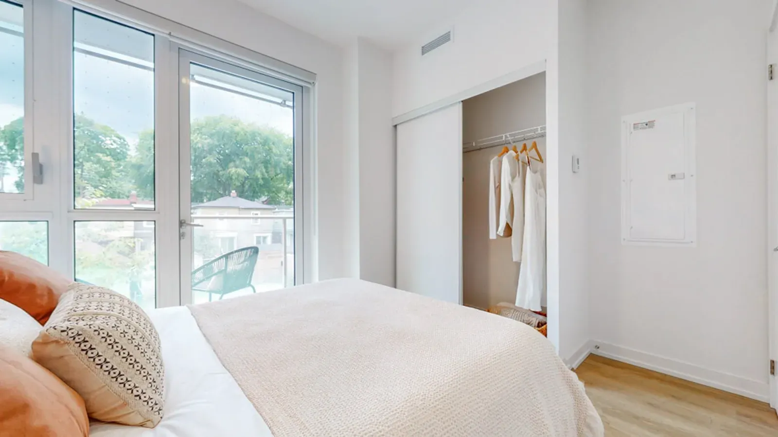 vacant staging service