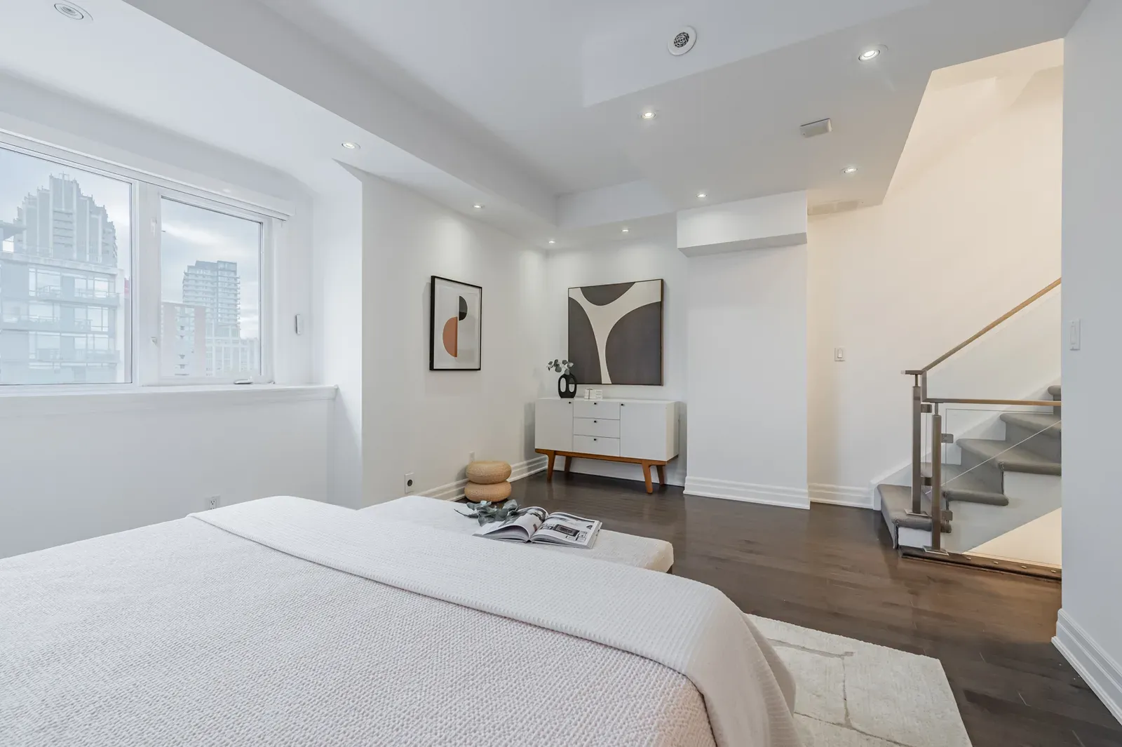 vacant staging service