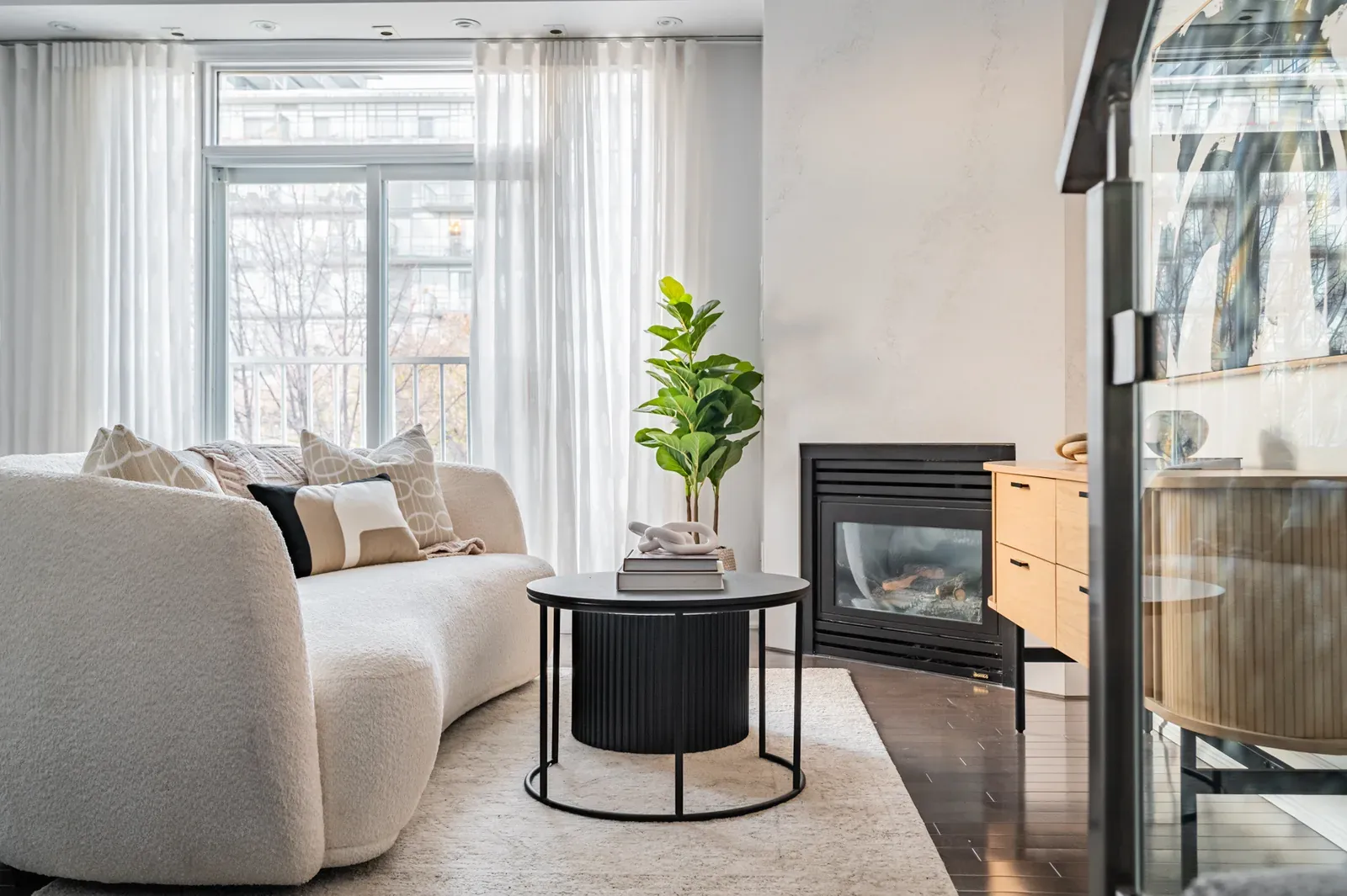 Fireplace Lounge