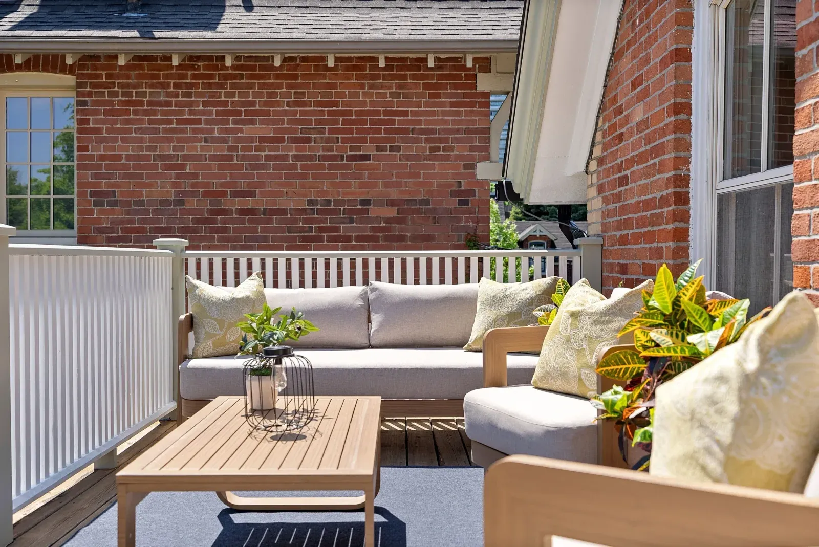 Outdoor Terrace Staging